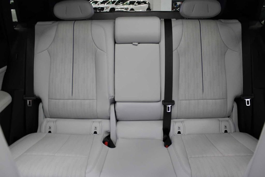 Used 2024 Cadillac Lyriq Luxury AWD/4WD image 47