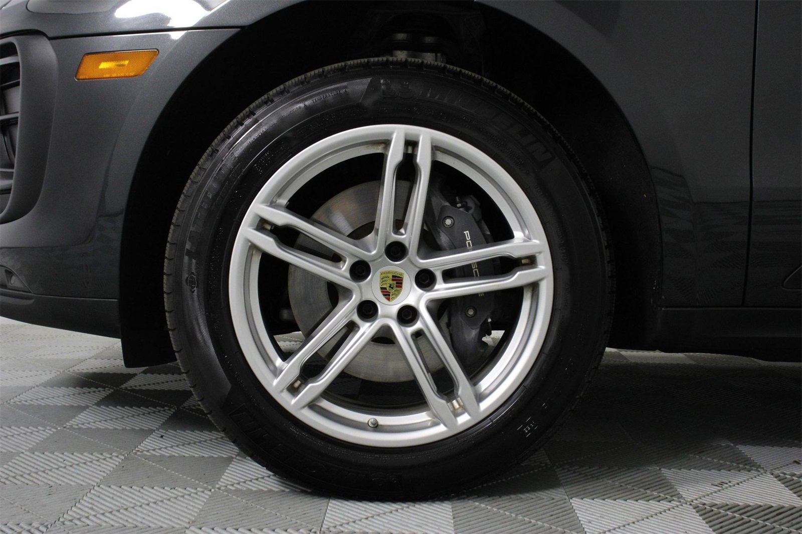 Used 2025 Porsche Macan image 30