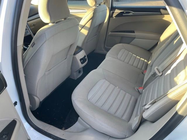 Used 2019 Ford Fusion SE FWD image 9