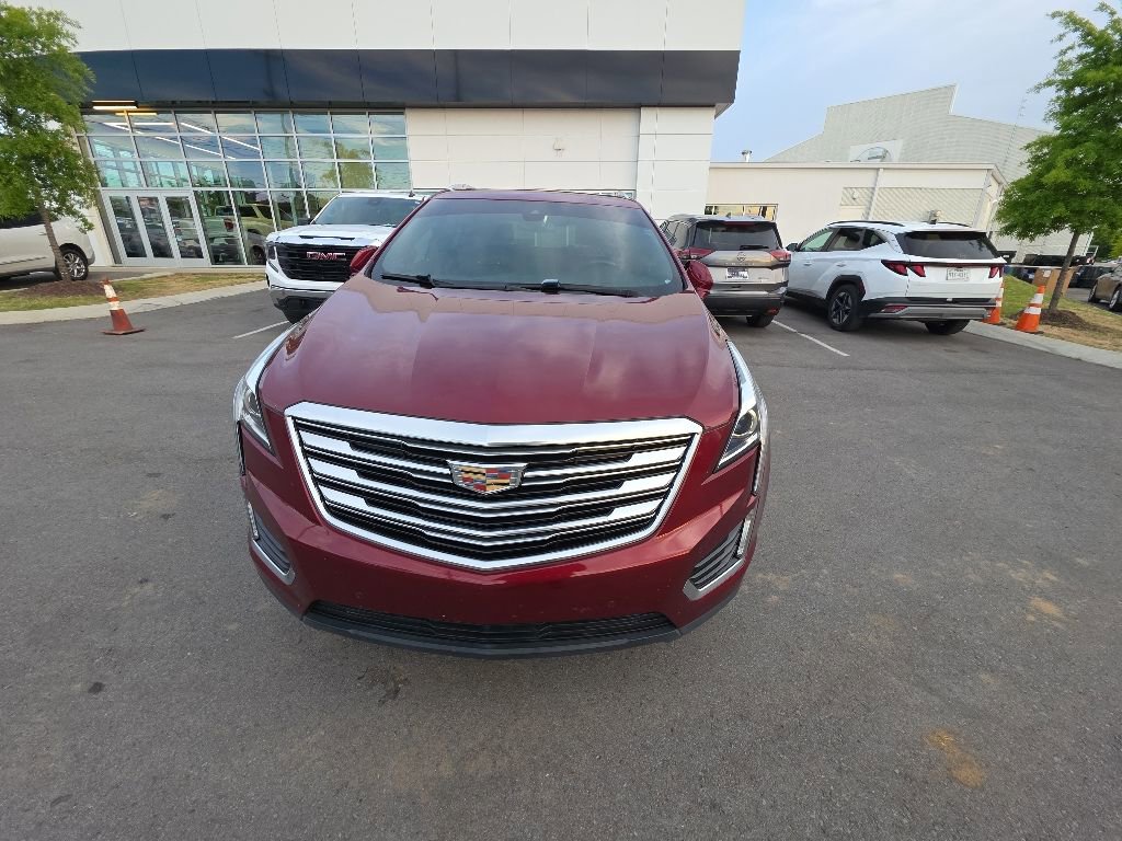 Used 2017 Cadillac XT5 Luxury w/ Driver Awareness Package FWD image 3