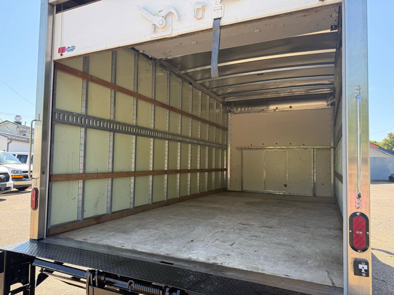 Used 2024 Ford E-350 and Econoline 350 Super Duty w/ Power Windows & Locks Group RWD image 5