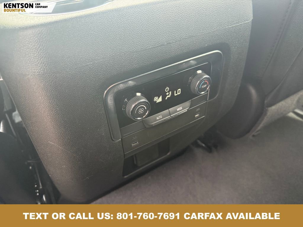 Used 2025 Chevrolet Suburban Z71 image 34