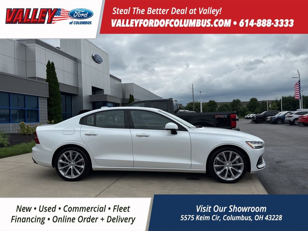 Used 2021 Volvo S60 T6 Momentum image 7