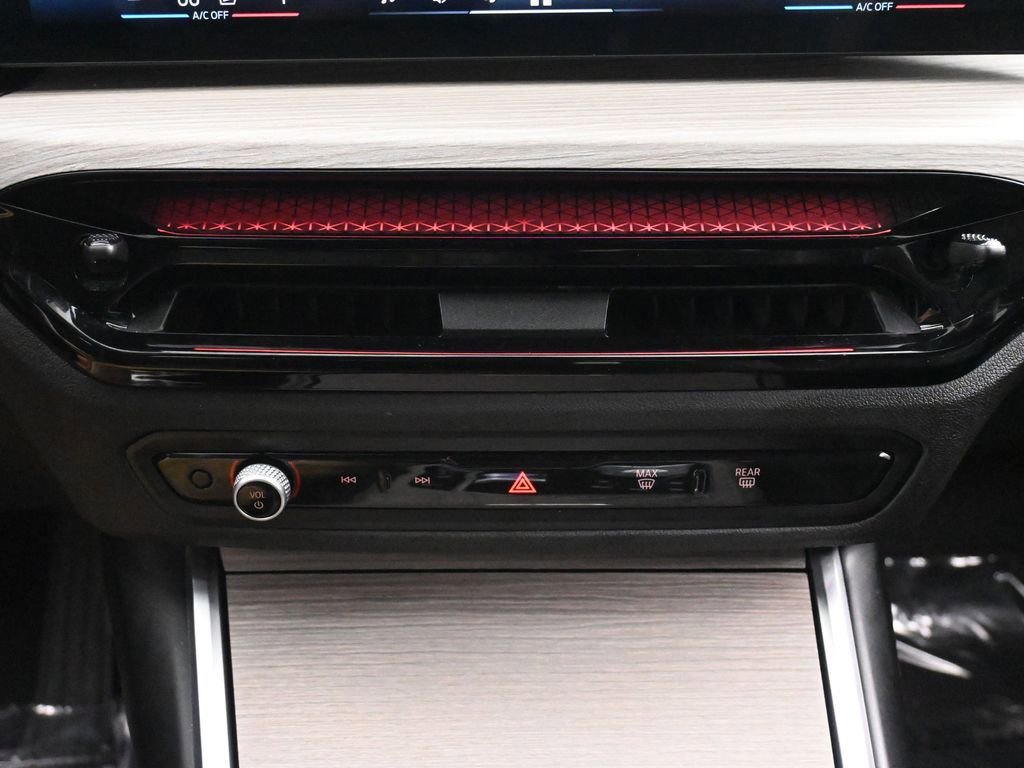 Used 2025 BMW 330i xDrive Sedan image 41