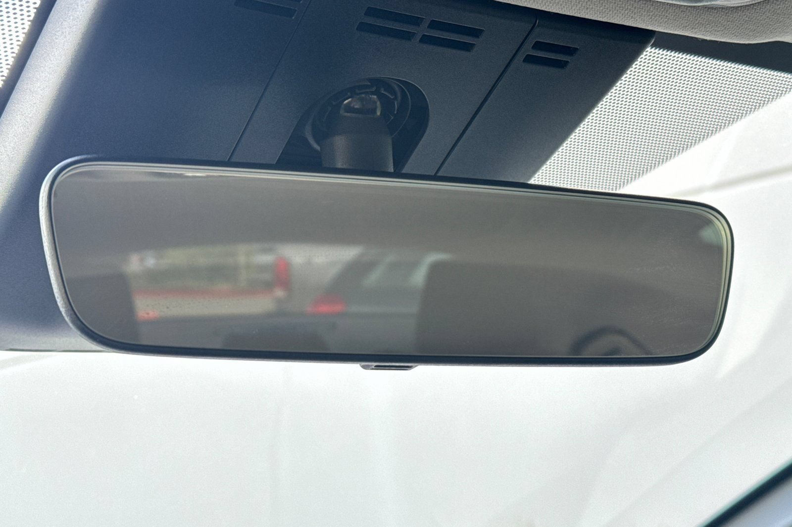 Certified 2025 Toyota Prius LE FWD image 25