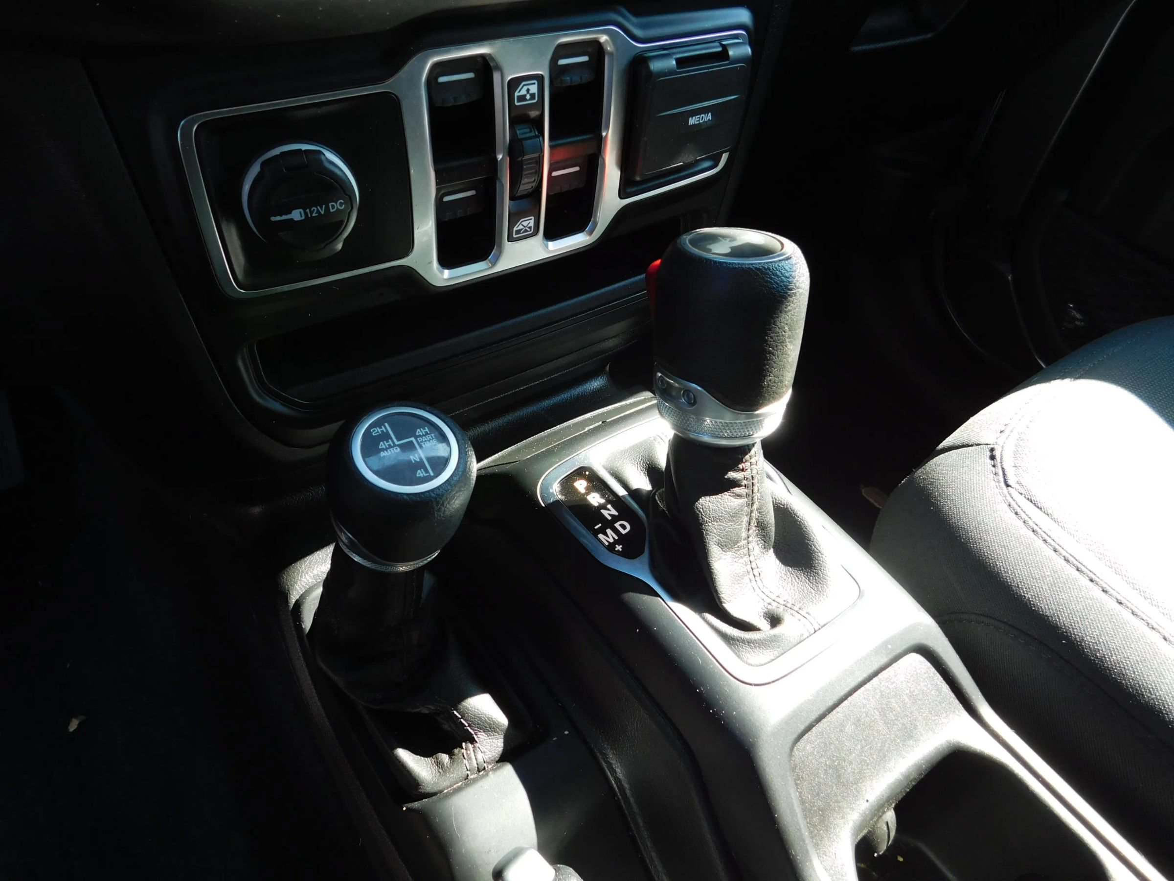 Used 2023 Jeep Wrangler Unlimited w/ Cold Weather Group AWD/4WD image 23