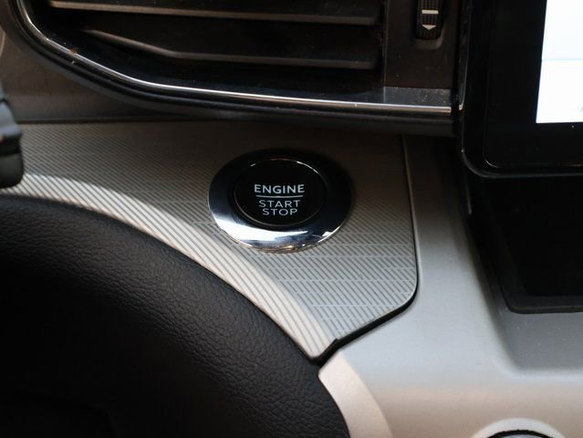 Used 2022 Ford Explorer XLT w/ Equipment Group 202A image 32