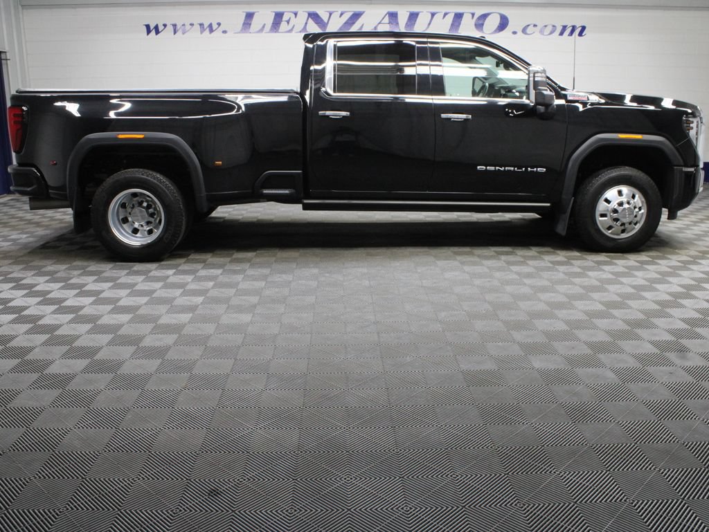 Used 2024 GMC Sierra 3500 Denali w/ Denali Reserve Package AWD/4WD image 2
