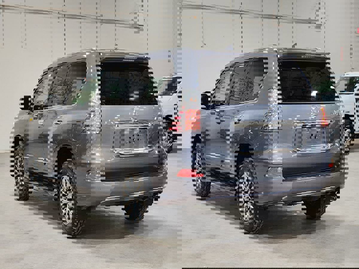 Used 2017 Lexus GX 460 Luxury w/ Preferred Accessory Package image 11