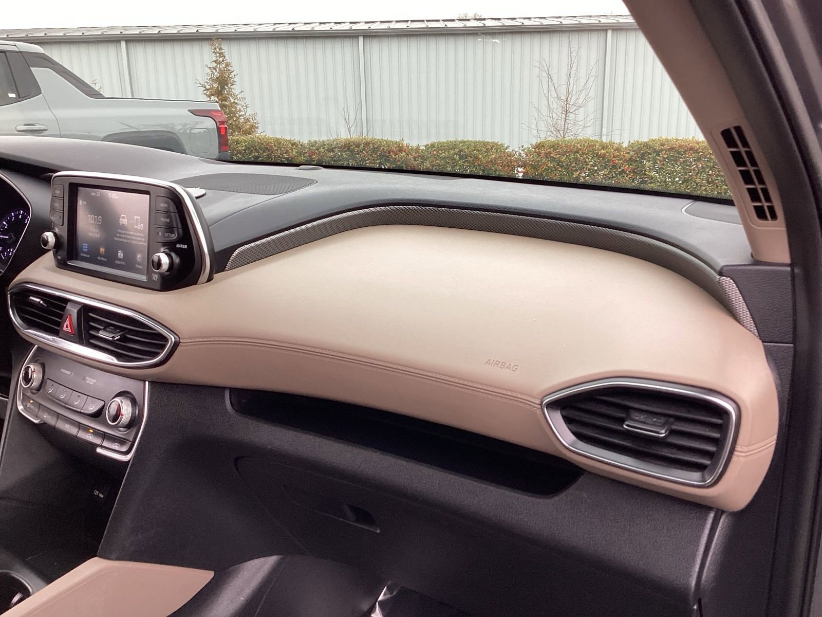 Used 2020 Hyundai Santa Fe SE image 17