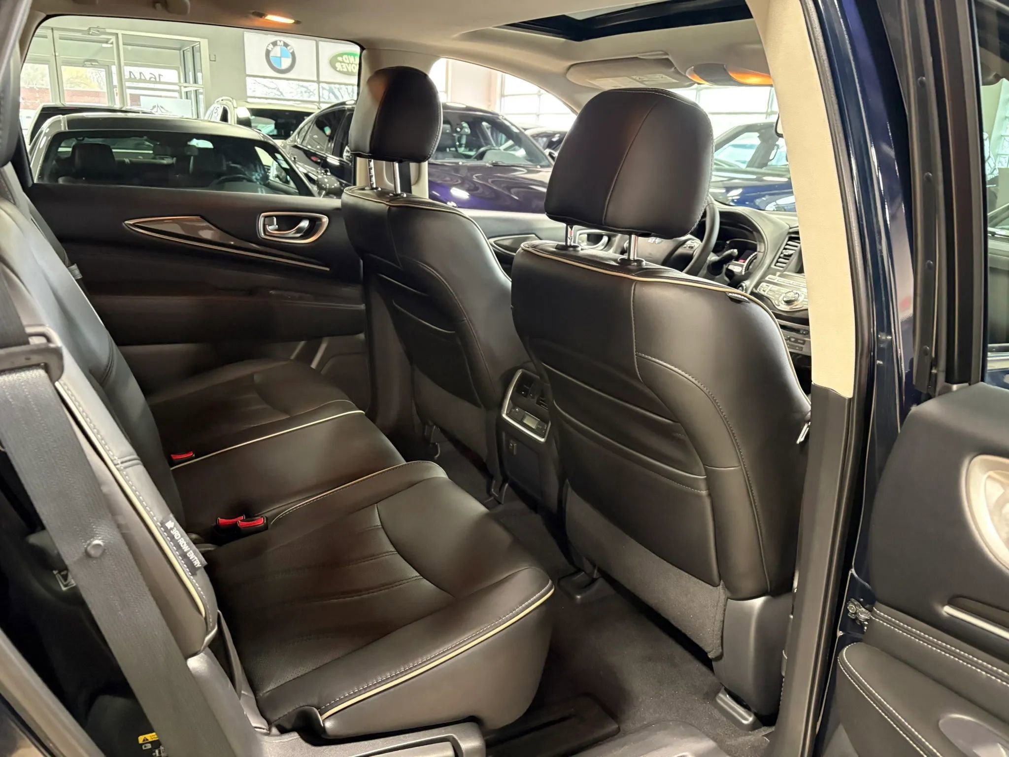 Used 2018 INFINITI QX60 AWD w/ Premium Plus Package image 12