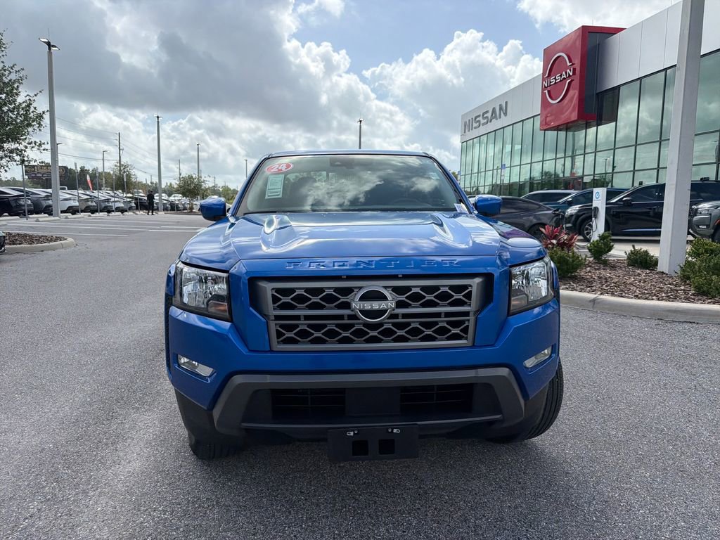 Used 2024 Nissan Frontier SV w/ SV Convenience Package RWD image 2