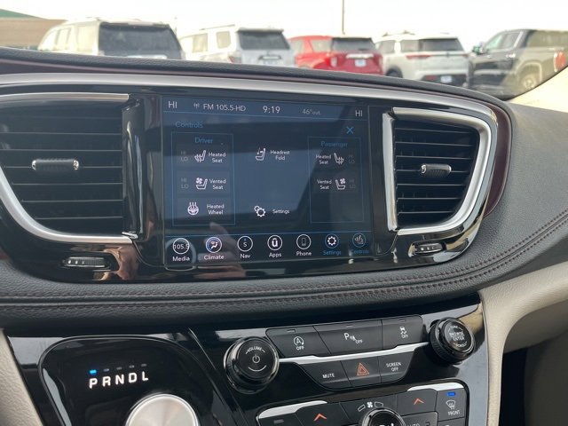 Used 2020 Chrysler Pacifica Limited image 51