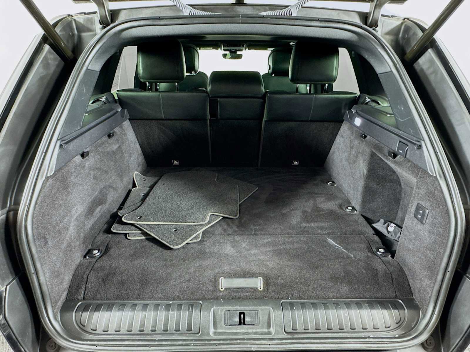 Used 2020 Land Rover Range Rover Sport HSE image 27