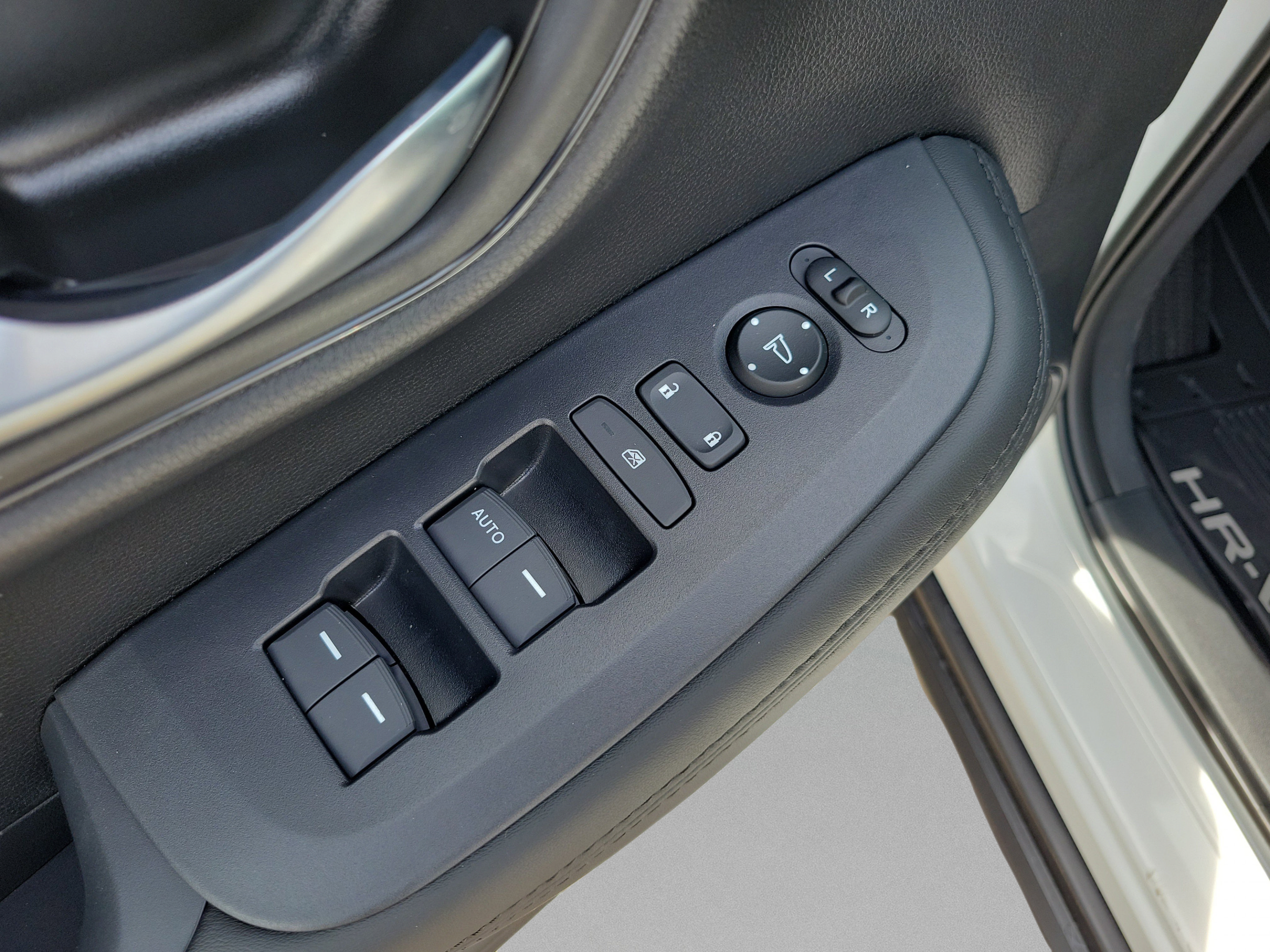 New 2026 Honda HR-V LX image 21