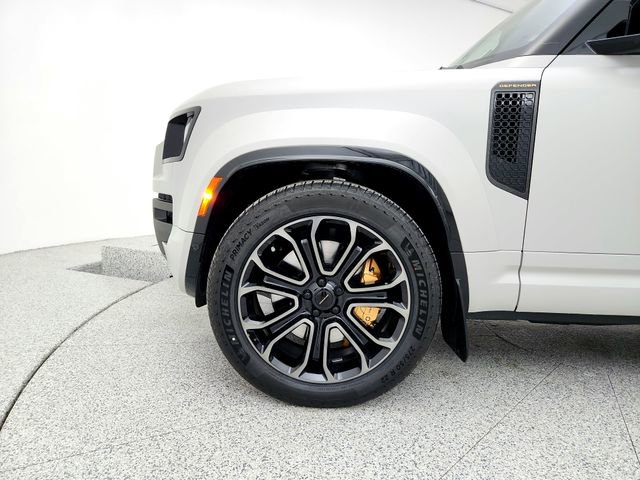 New 2026 Land Rover Defender 110 OCTA AWD/4WD image 25