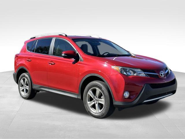 Used 2015 Toyota RAV4 XLE w/ Four Season Floor Mat Package AWD/4WD image 4