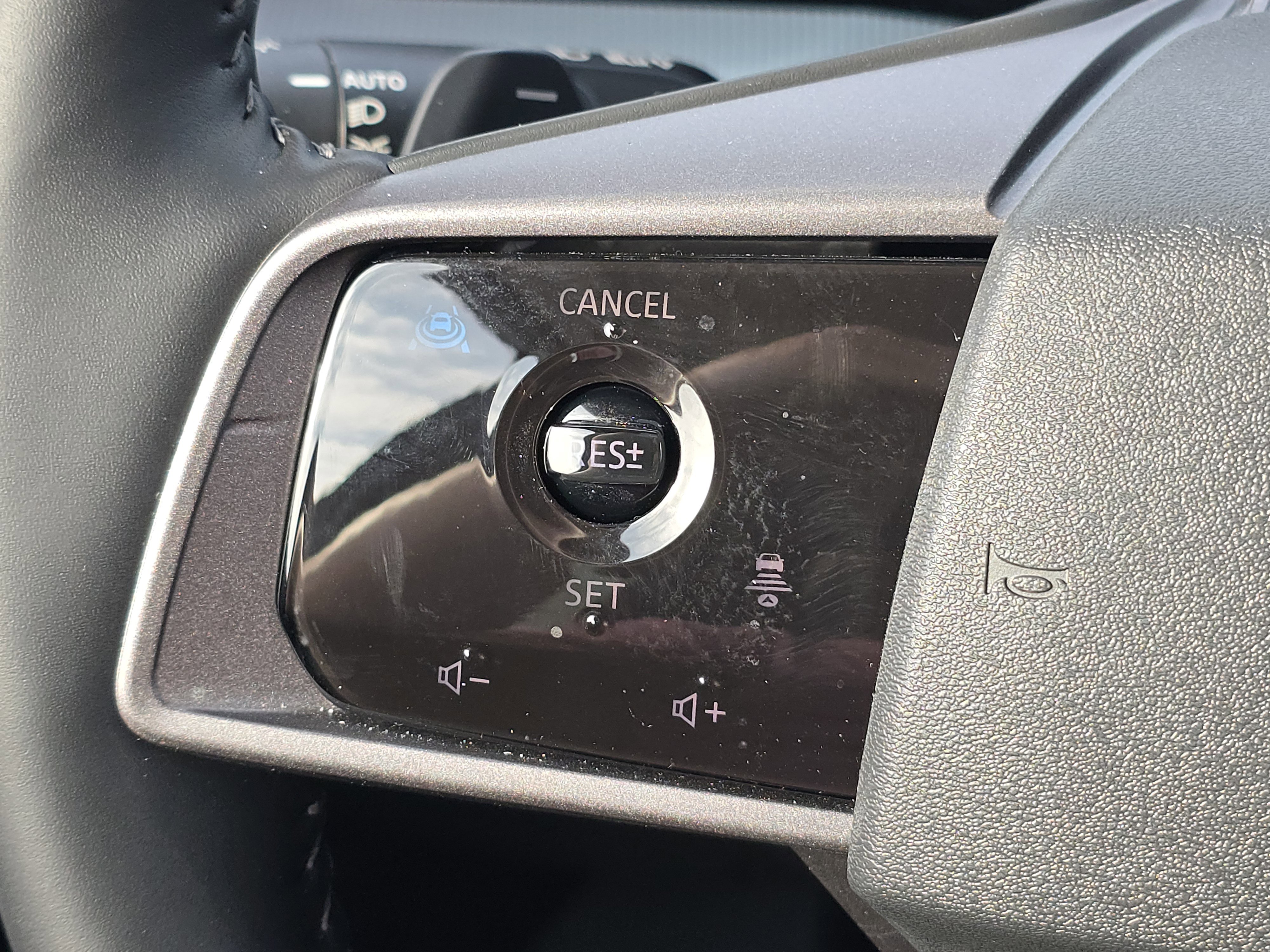 Used 2025 Nissan Murano SL image 14