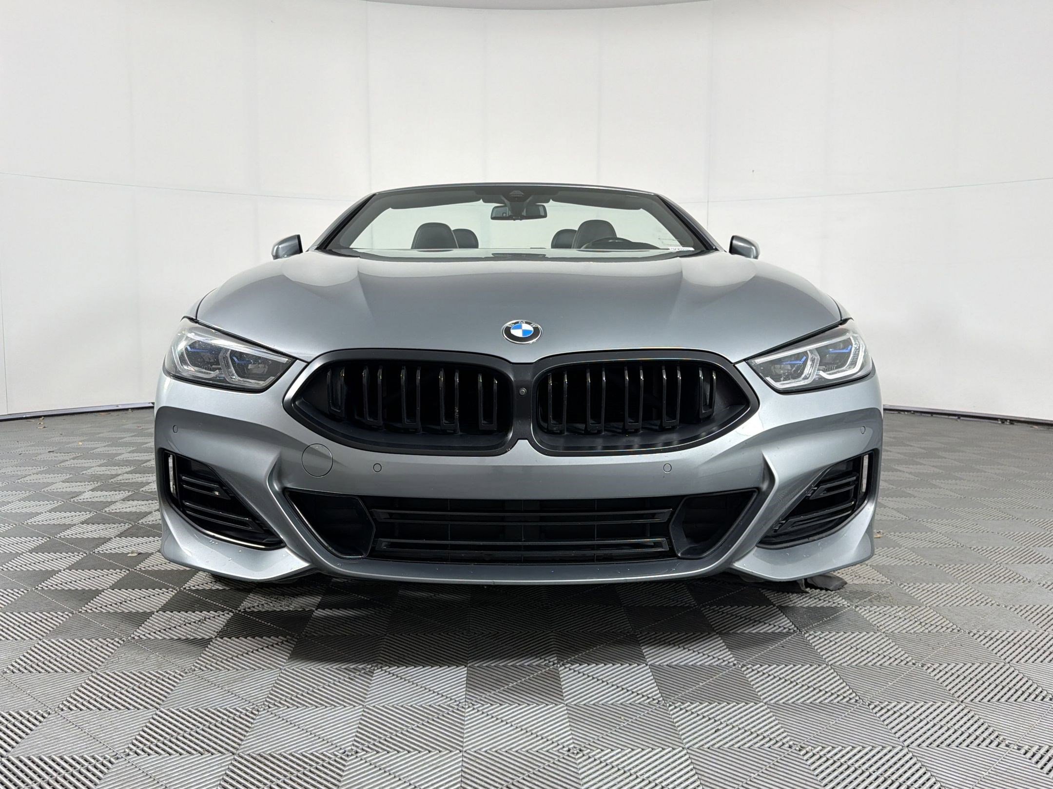 Used 2023 BMW 840i Convertible w/ Comfort Seating Package image 6