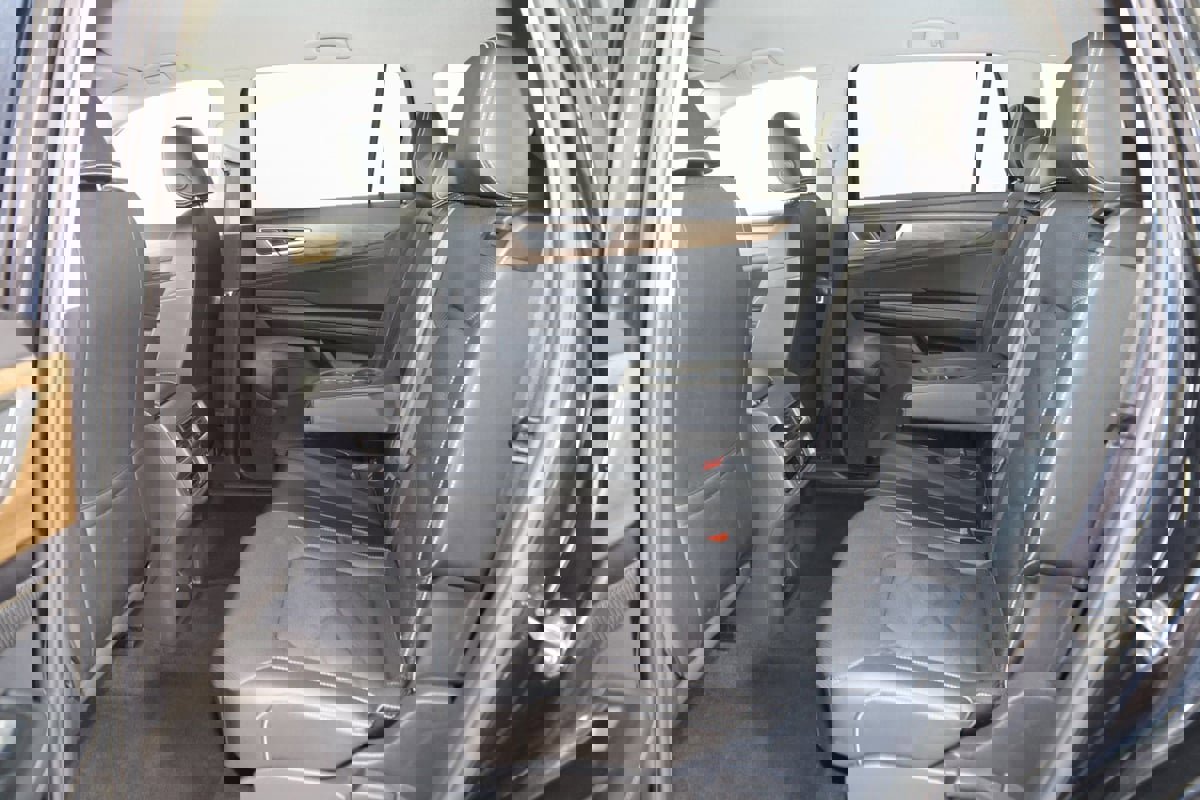 Used 2024 Volkswagen Atlas SE image 46