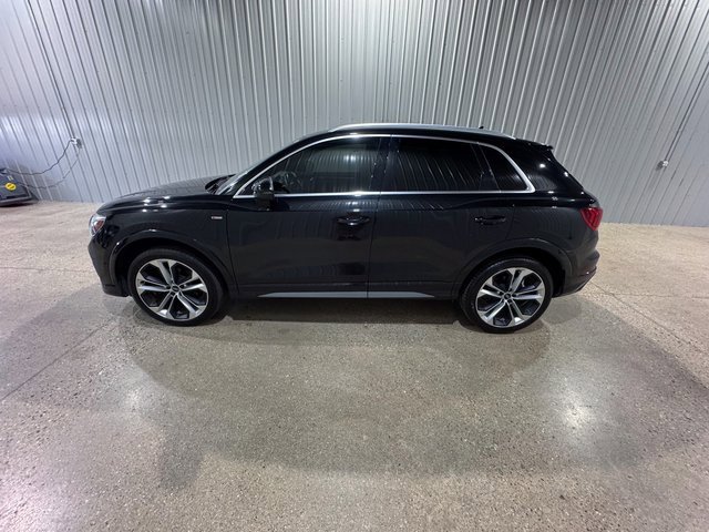 Used 2021 Audi Q3 2.0T Premium Plus w/ Premium Plus Package image 2