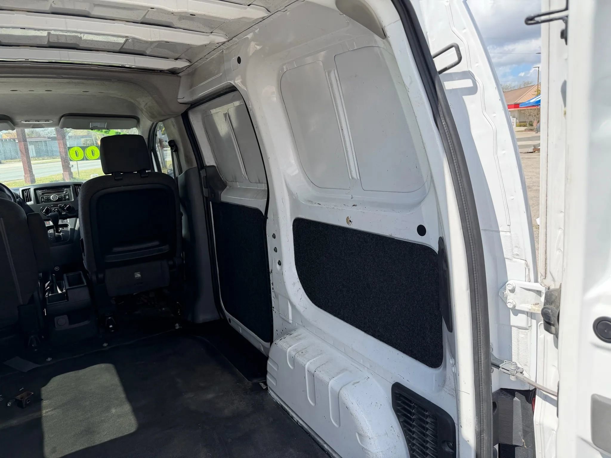Used 2017 Nissan NV200 S image 8