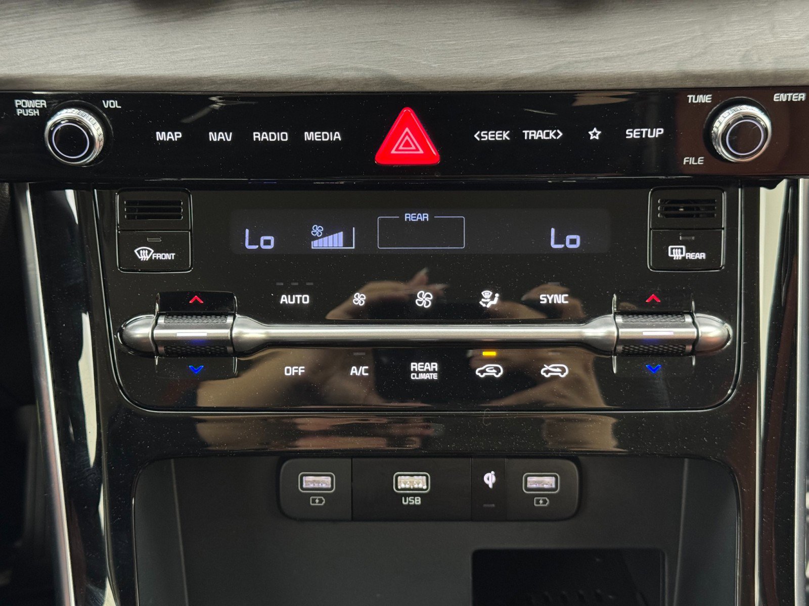 Used 2024 Kia Carnival SX FWD image 29