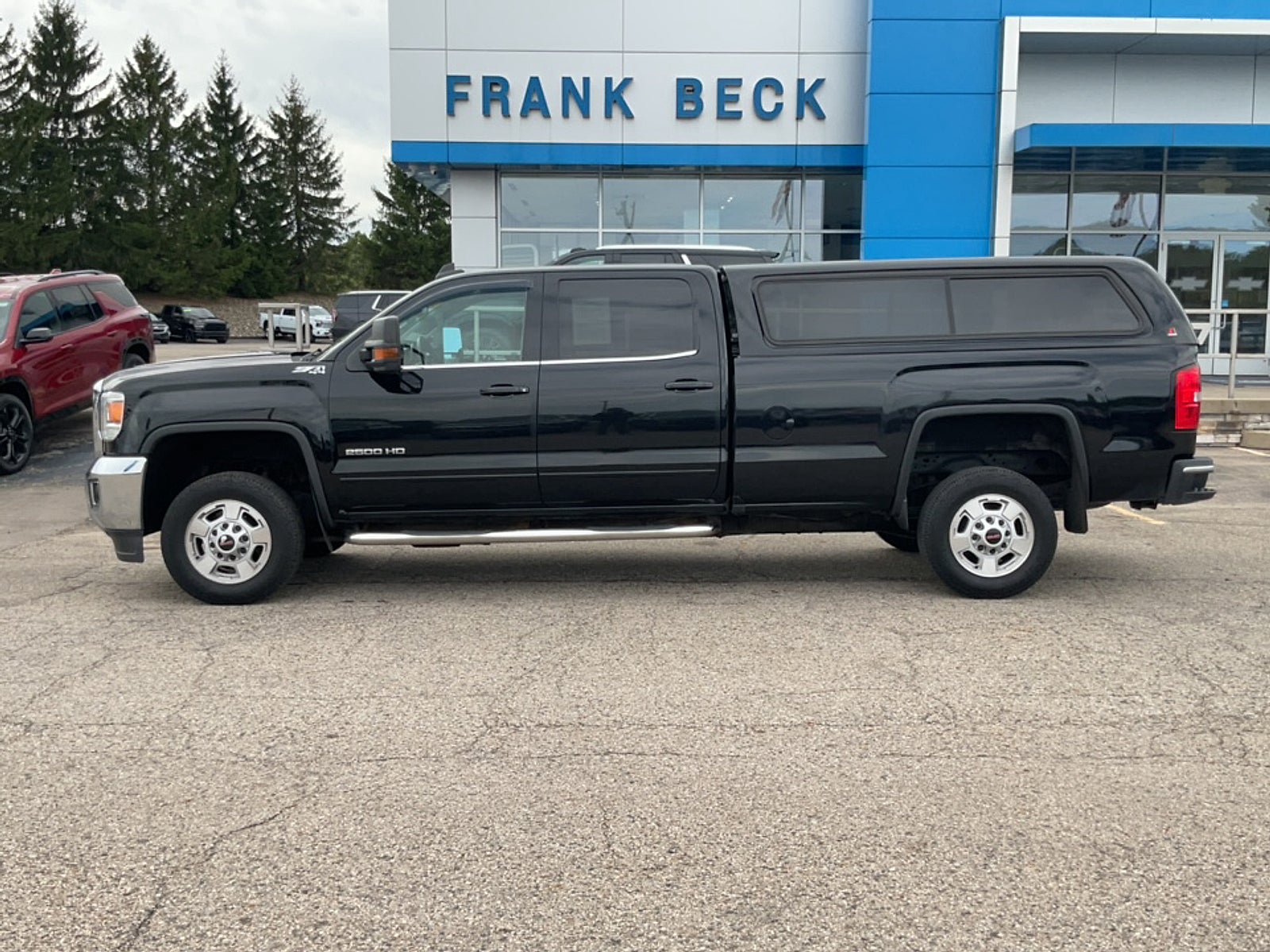 Used 2017 GMC Sierra 2500 SLE w/ Suspension Package, Off-Road AWD/4WD image 4