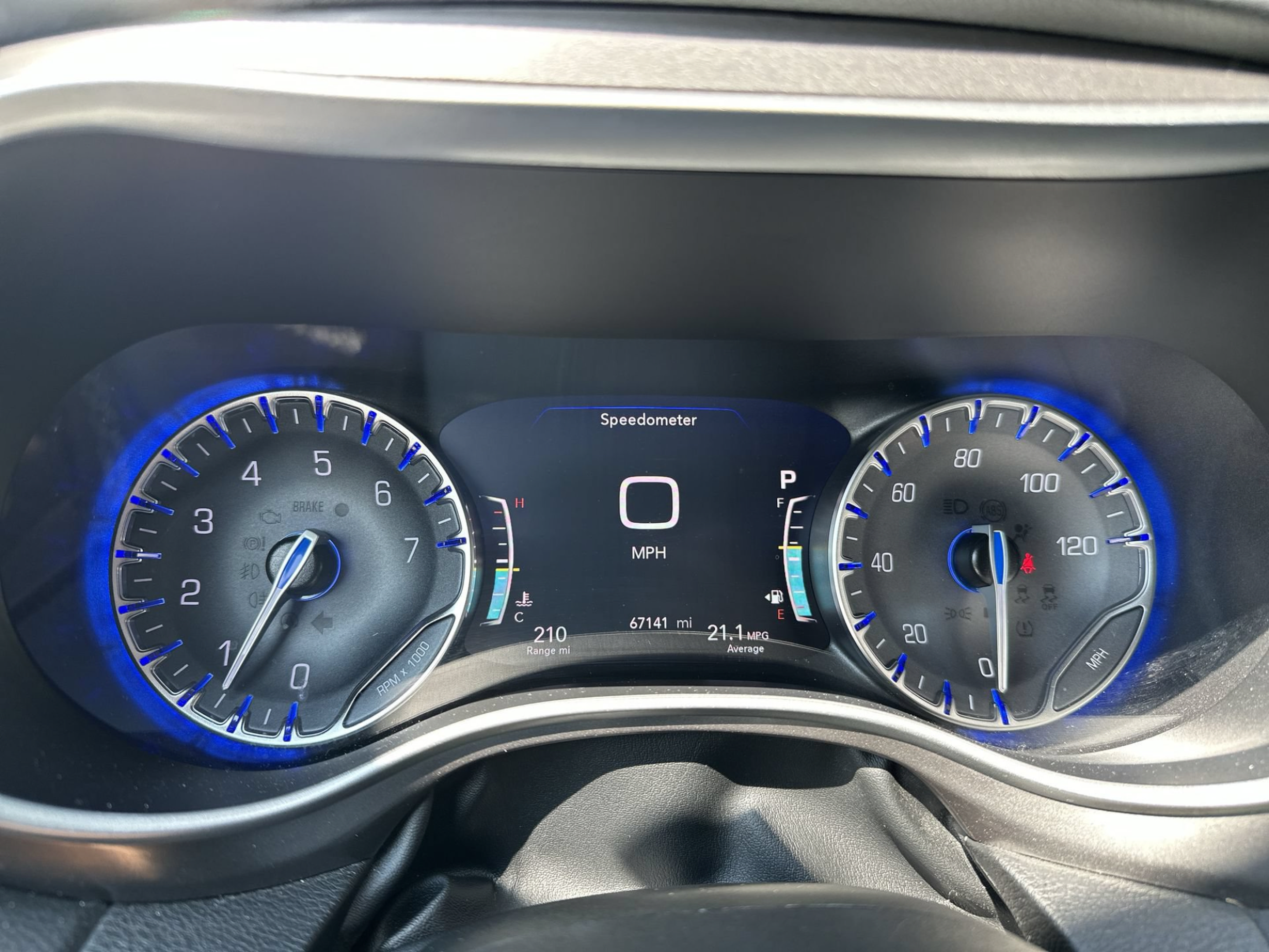 Used 2024 Chrysler Pacifica Touring-L FWD image 10