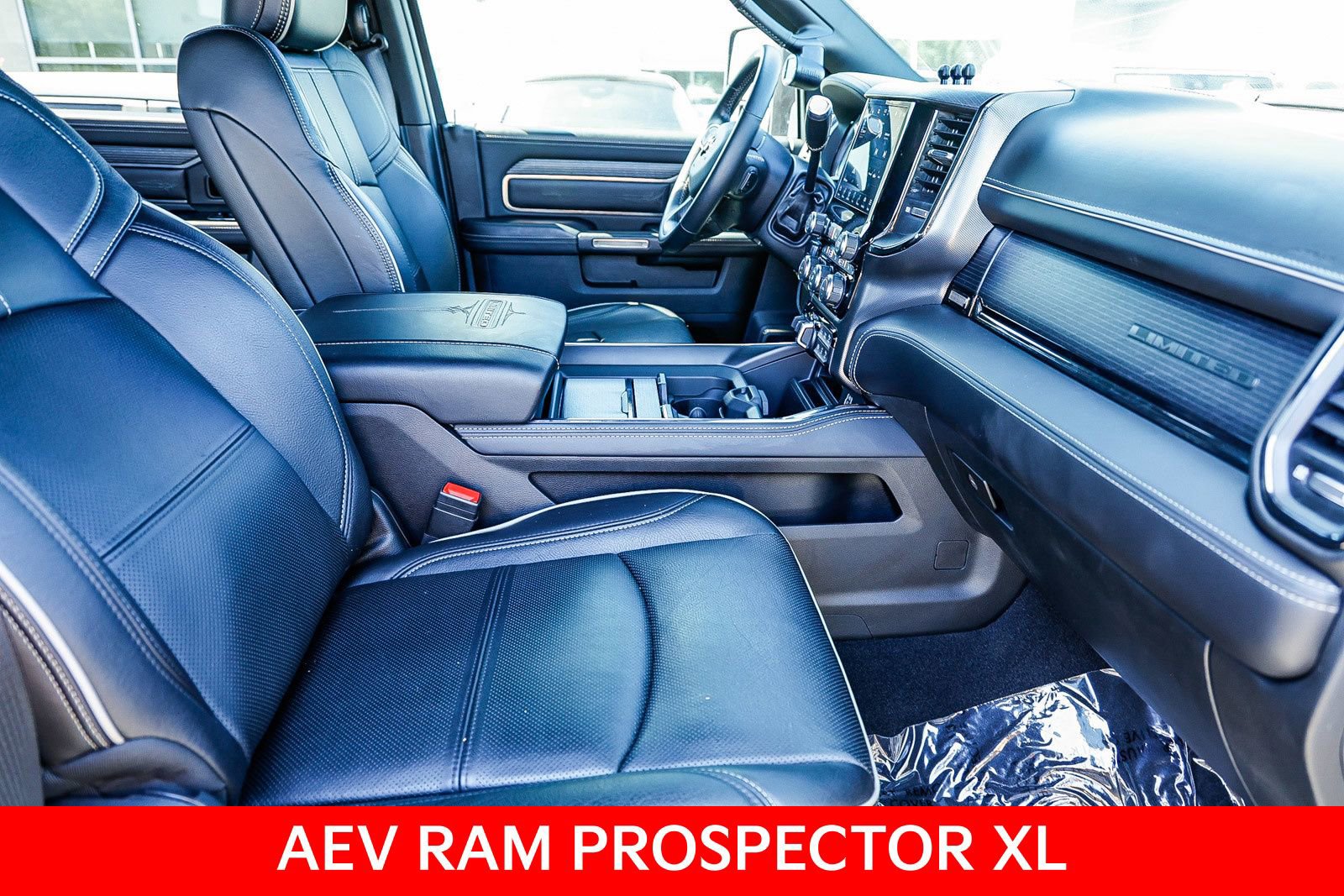 Used 2023 RAM 3500 Limited w/ Night Edition AWD/4WD image 18