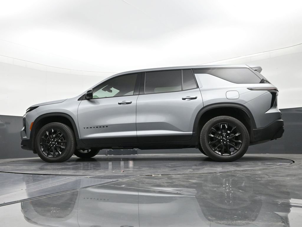 Used 2024 Chevrolet Traverse LS w/ Midnight/Sport Edition image 21