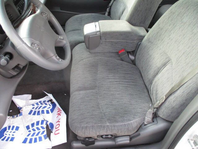 Used 2005 Buick Le Sabre Custom image 17