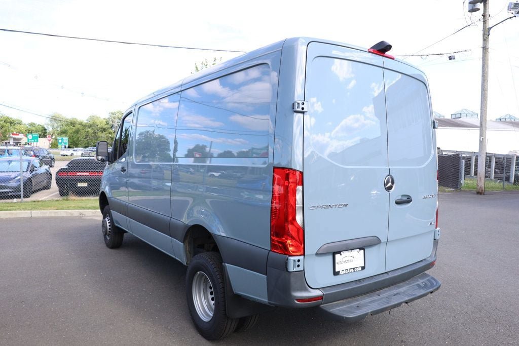 Used 2024 Mercedes-Benz Sprinter 3500 image 3