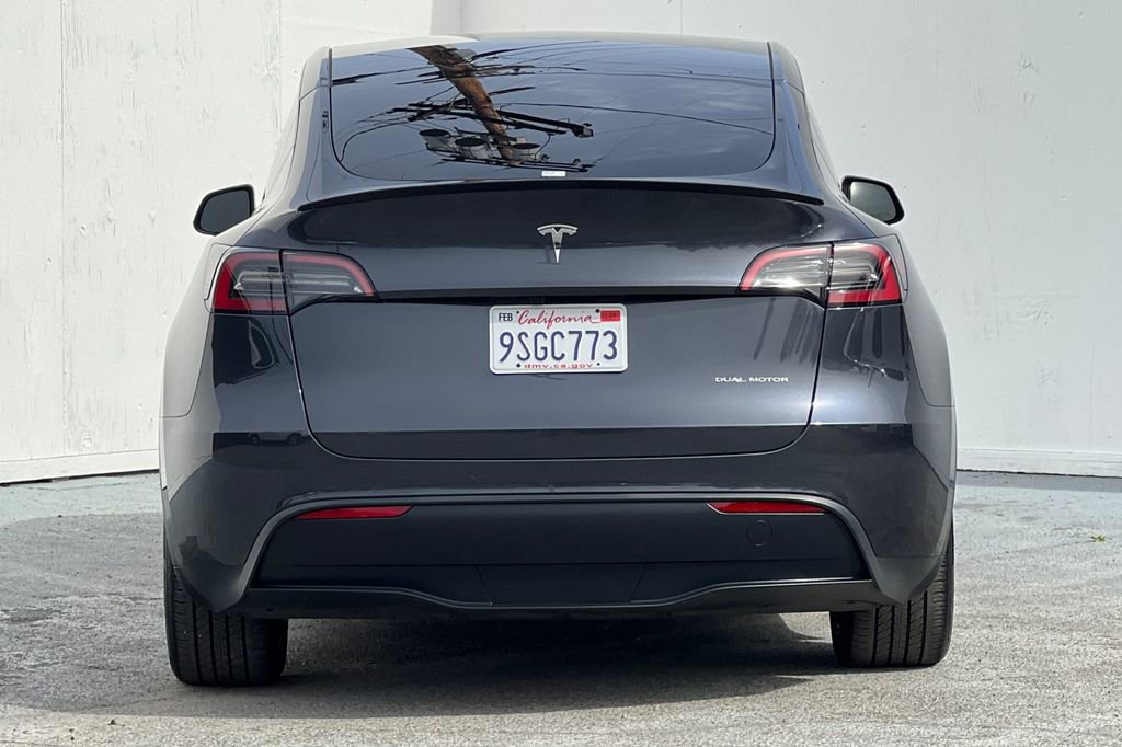 Used 2025 Tesla Model Y Long Range image 4