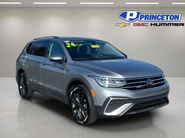 Used 2024 Volkswagen Tiguan SE image 1