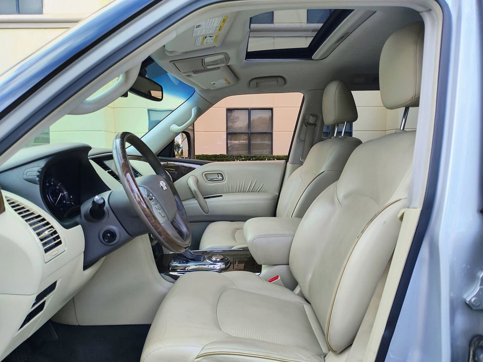 Used 2017 INFINITI QX80 Sport Utility 4D image 9