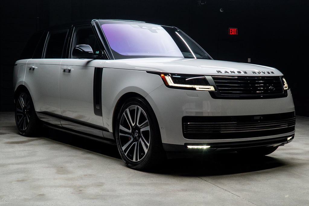 Used 2023 Land Rover Range Rover SV AWD/4WD image 10