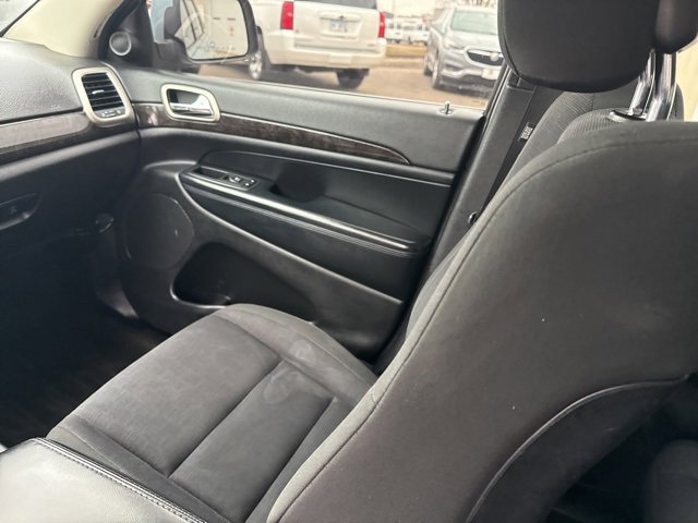 Used 2012 Jeep Grand Cherokee Laredo w/ Laredo E Group image 15