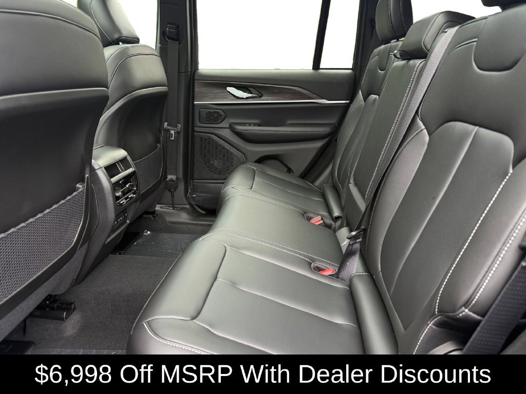 New 2026 Jeep Grand Cherokee Limited w/ Limited Altitude Package AWD/4WD image 14
