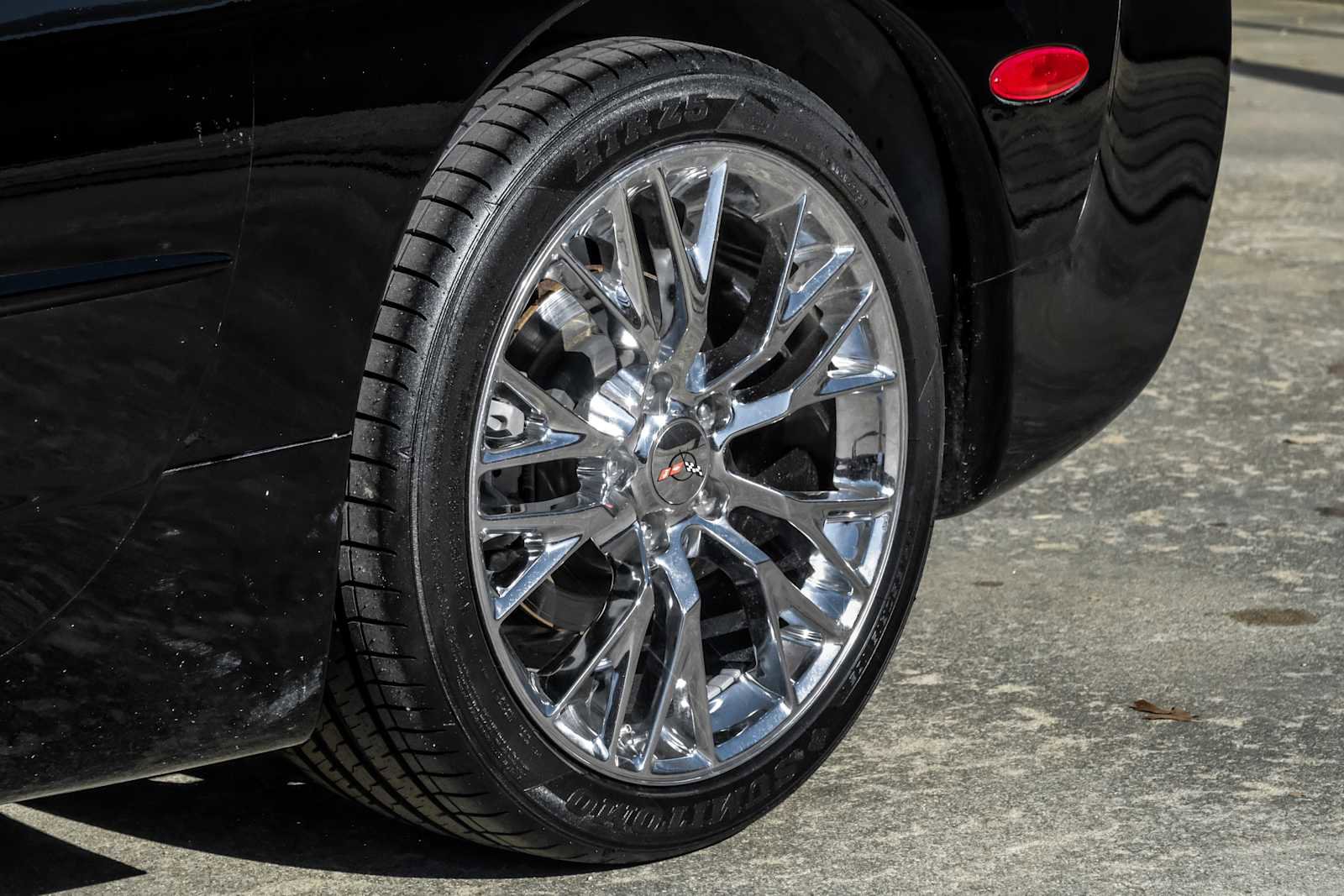 Used 2004 Chevrolet Corvette Coupe w/ Roof Package image 43