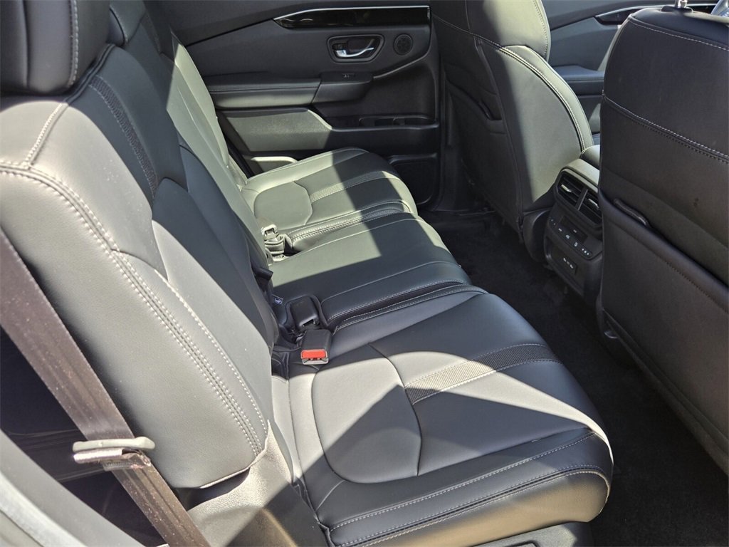 Certified 2024 Honda Pilot Touring image 16