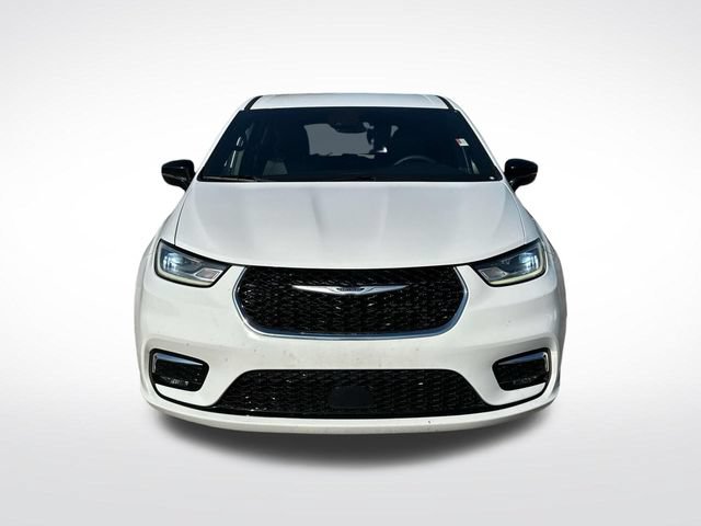 Used 2025 Chrysler Pacifica Select FWD image 2