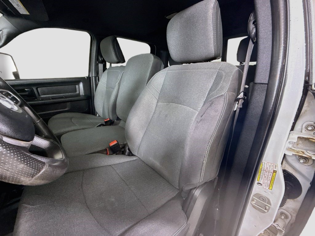 Used 2024 RAM 2500 Tradesman w/ Chrome Appearance Group AWD/4WD image 21