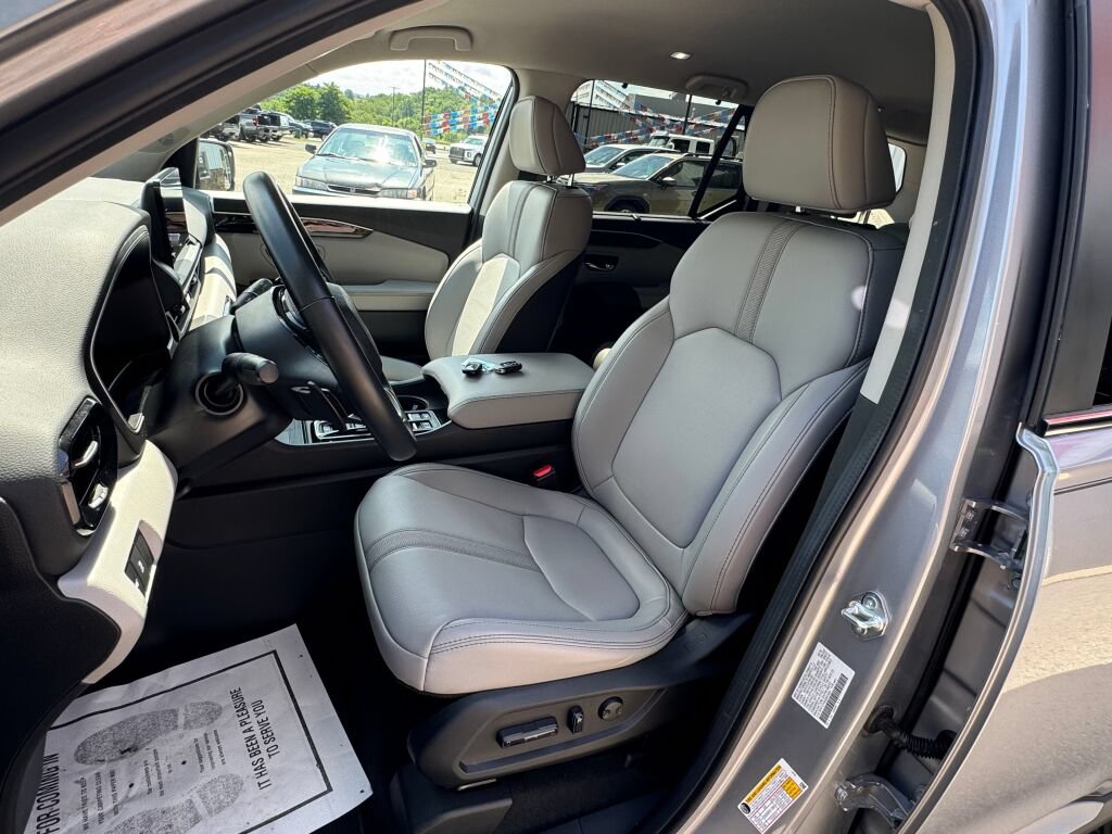 Used 2025 Honda Pilot EX-L image 14