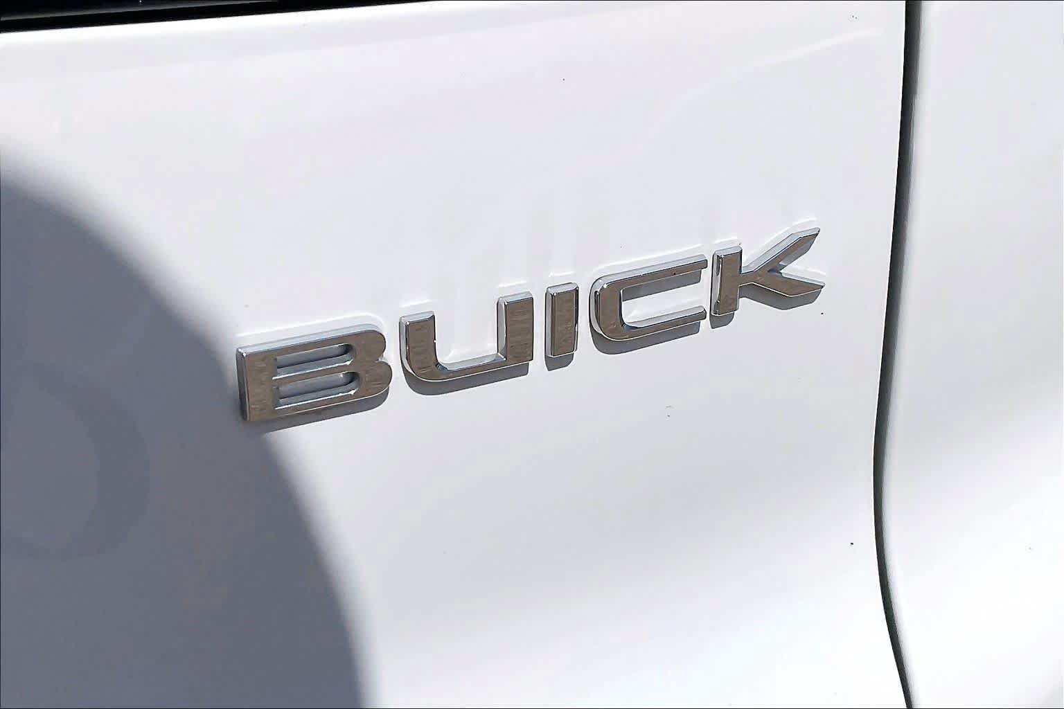Used 2025 Buick Enclave Preferred AWD/4WD image 10