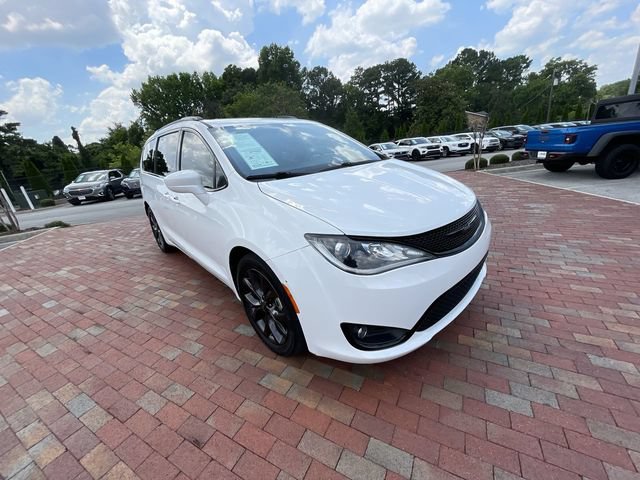 Used 2018 Chrysler Pacifica Touring Plus w/ S Appearance Package FWD image 38