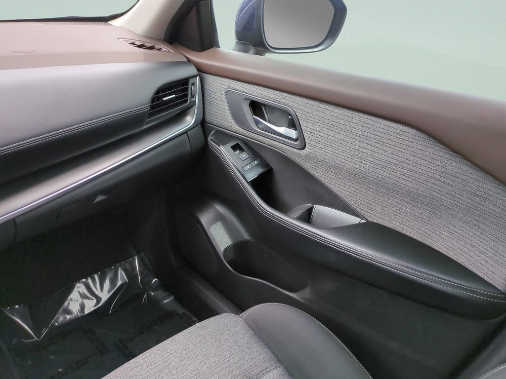 Certified 2023 Nissan Rogue SV image 16