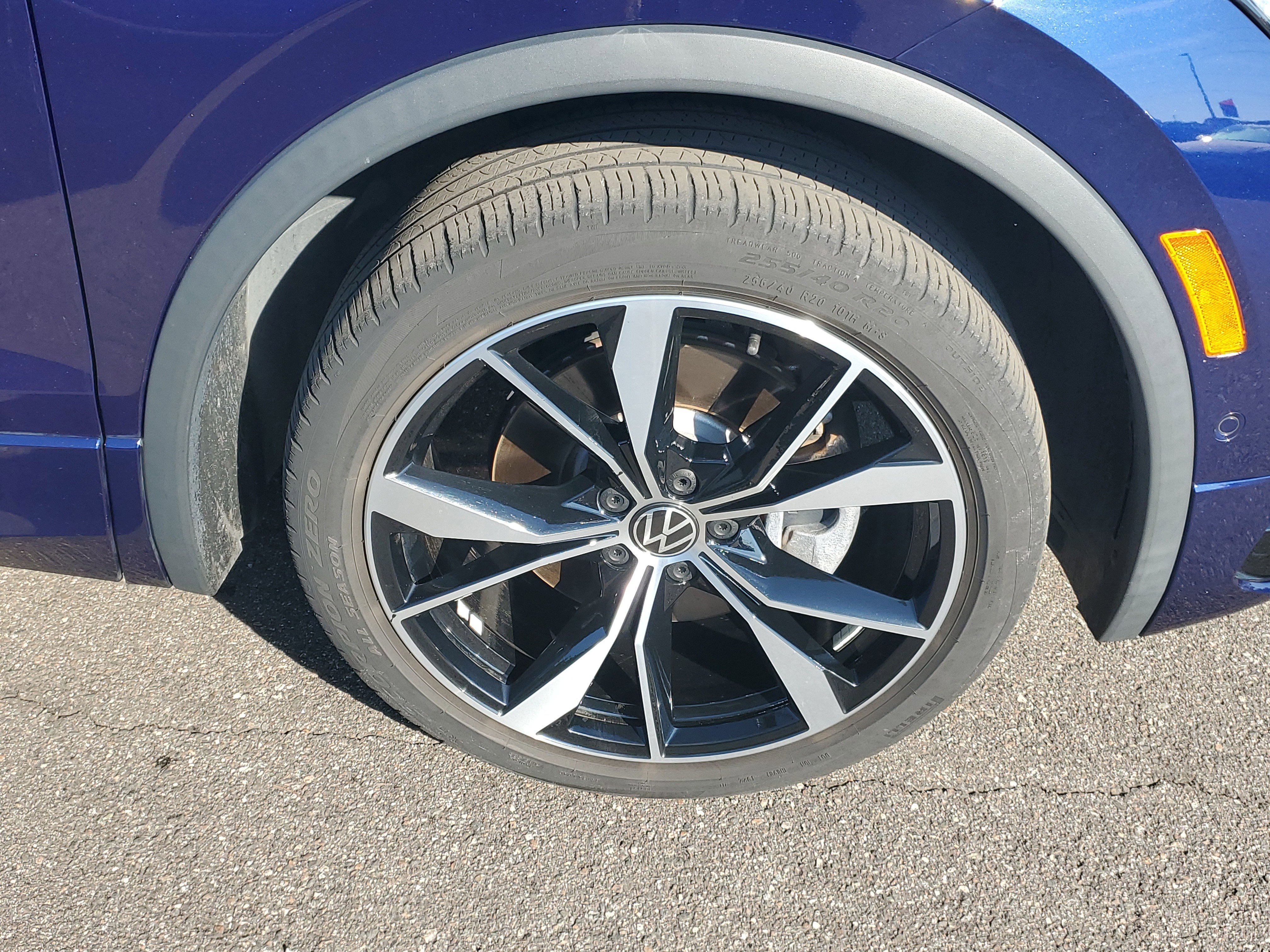 Used 2022 Volkswagen Tiguan SEL R-Line image 44