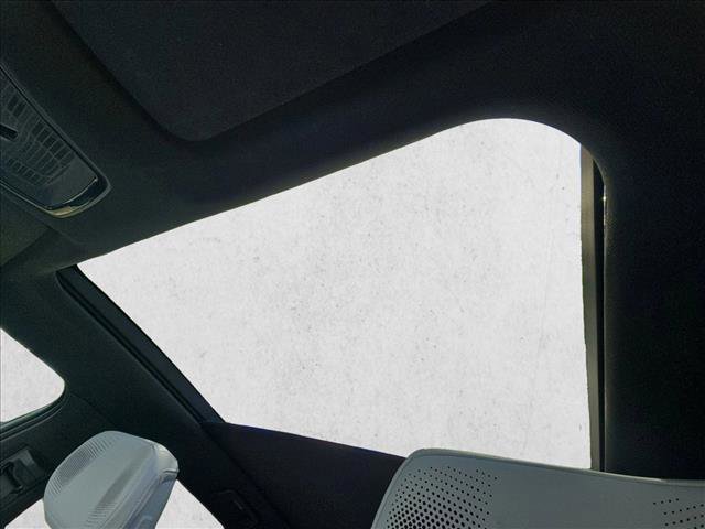 Used 2024 Cadillac Lyriq Luxury RWD image 13