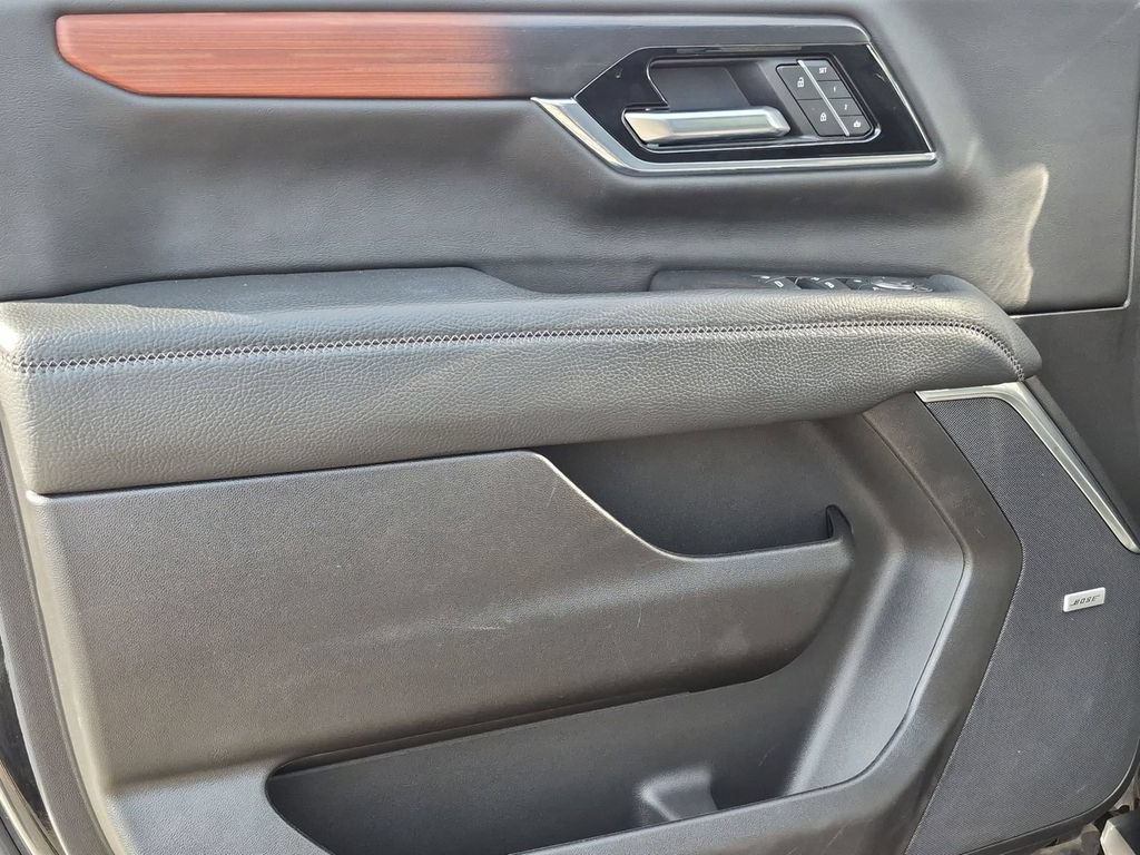 Used 2025 GMC Yukon Denali AWD/4WD image 15